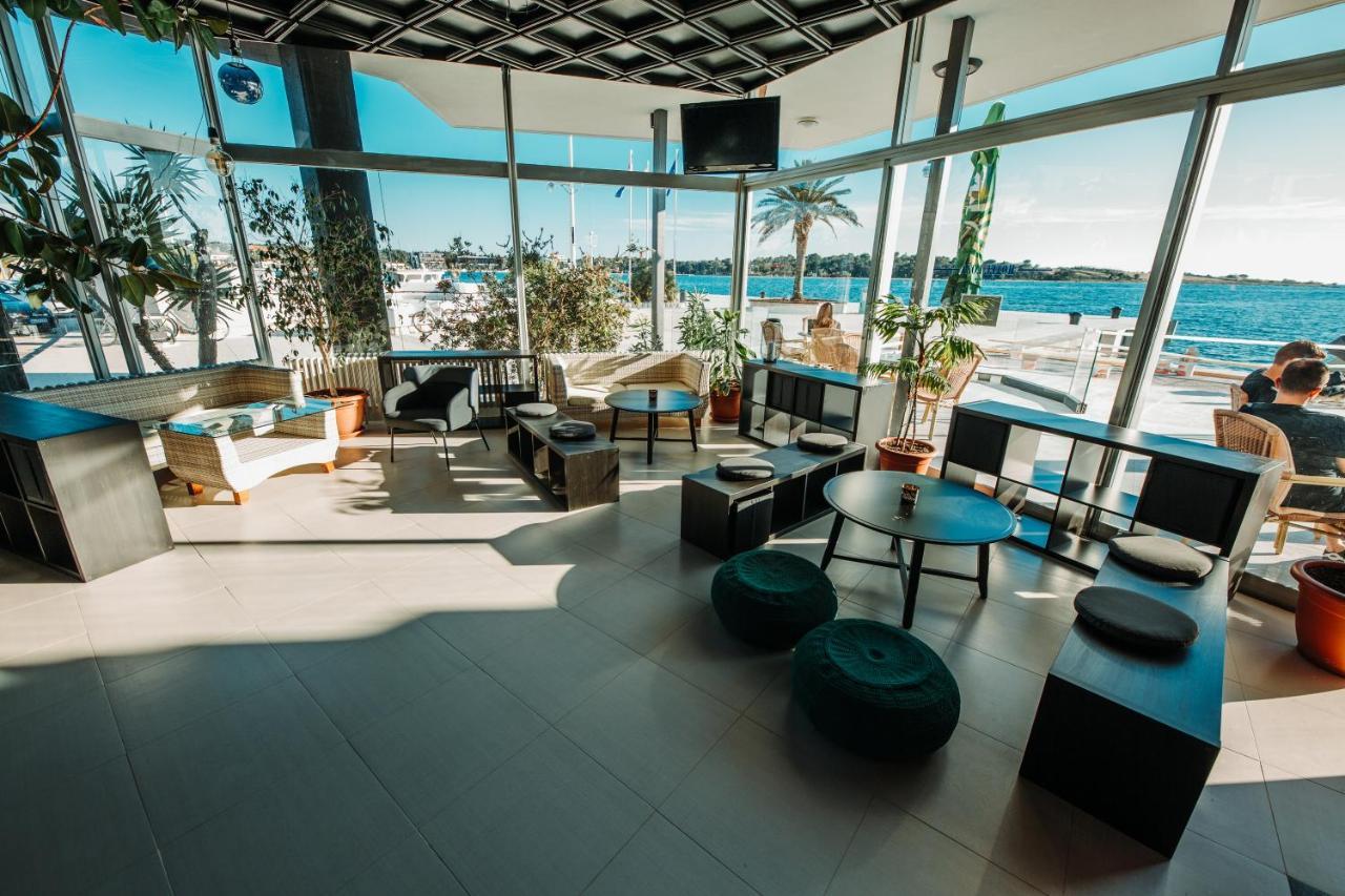 The Loza - Seaside Festival Hotel Novalja Bagian luar foto