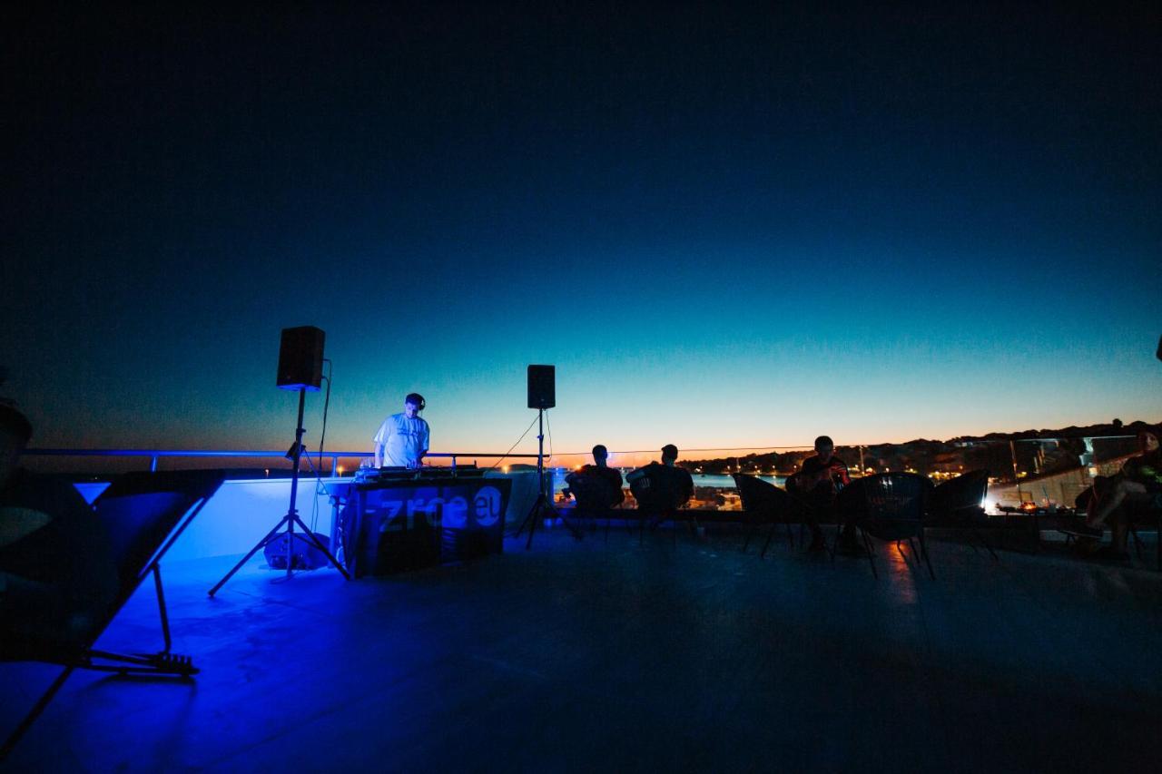 The Loza - Seaside Festival Hotel Novalja Bagian luar foto