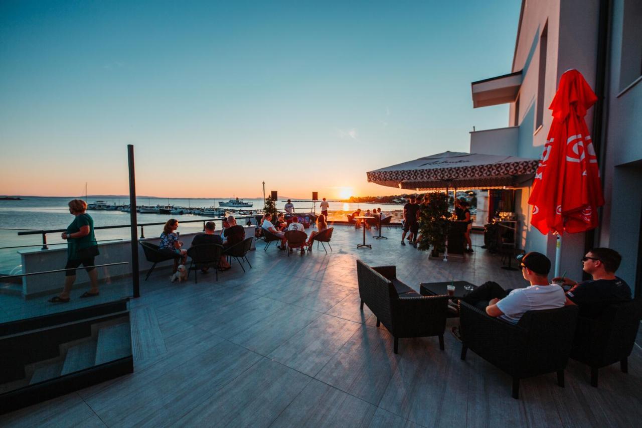 The Loza - Seaside Festival Hotel Novalja Bagian luar foto