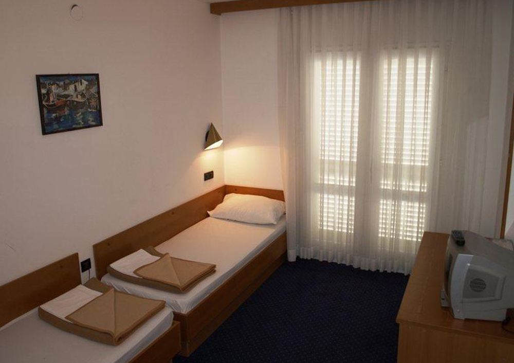 The Loza - Seaside Festival Hotel Novalja Bagian luar foto