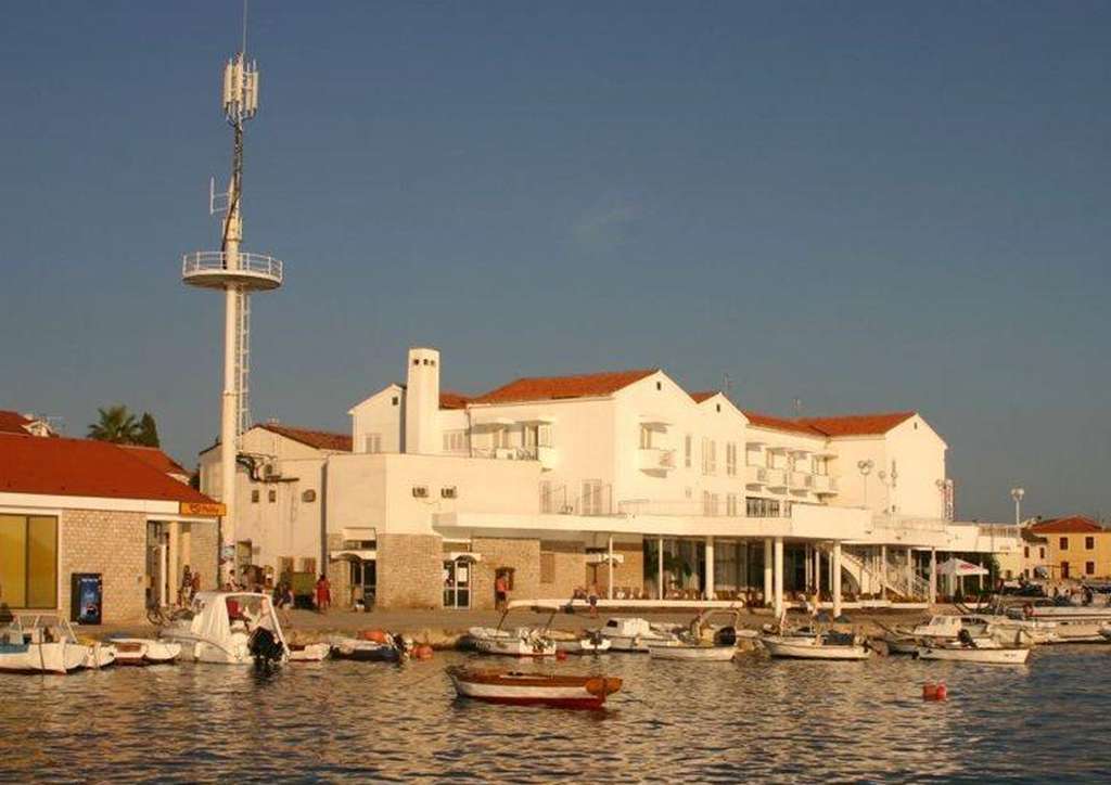The Loza - Seaside Festival Hotel Novalja Bagian luar foto