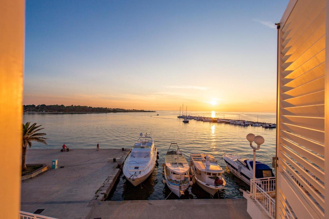 The Loza - Seaside Festival Hotel Novalja Bagian luar foto