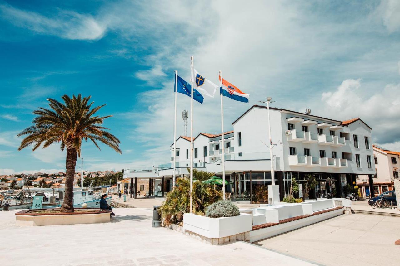 The Loza - Seaside Festival Hotel Novalja Bagian luar foto
